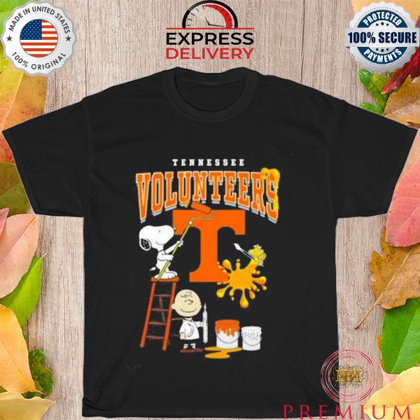 The Peanuts charlie snoopy and Woodstock wall paint tennessee volunteers shirt